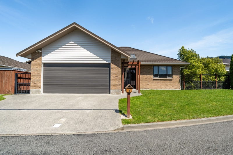 6 McEwen Crescent, Riverstone Terraces, Upper Hutt - Carousel 1