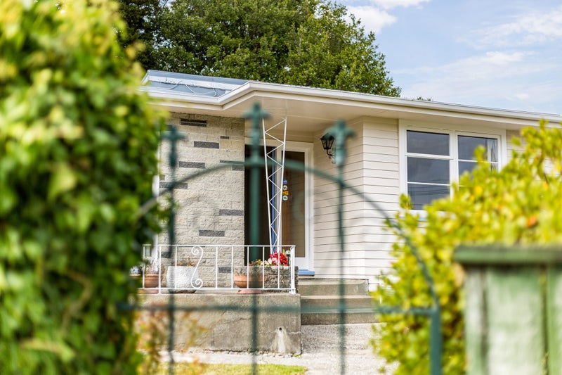 15 Rosina Street, Clouston Park, Upper Hutt - Carousel 25