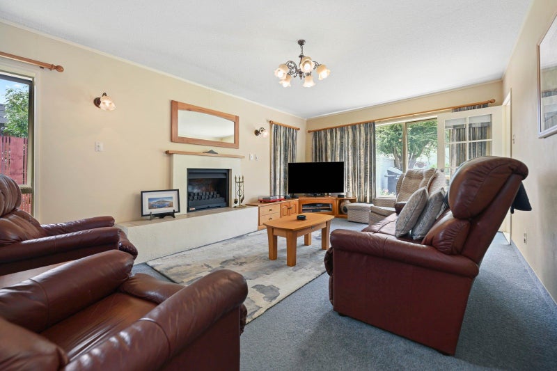 51 Glen Lynne Avenue, Queenwood, Hamilton - Carousel 2