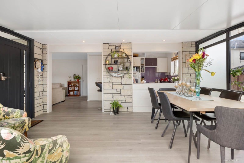 1/155 Bucklands Beach Road, Bucklands Beach, Auckland - Carousel 2