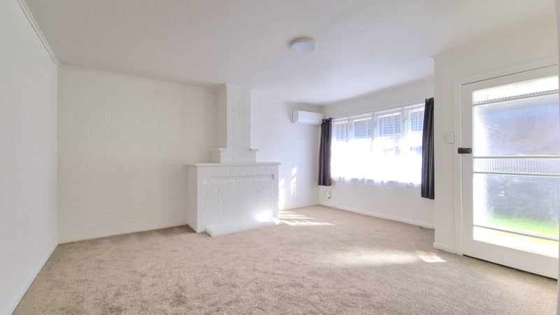 2/90 Owairaka Avenue, Owairaka, Auckland - Carousel 2