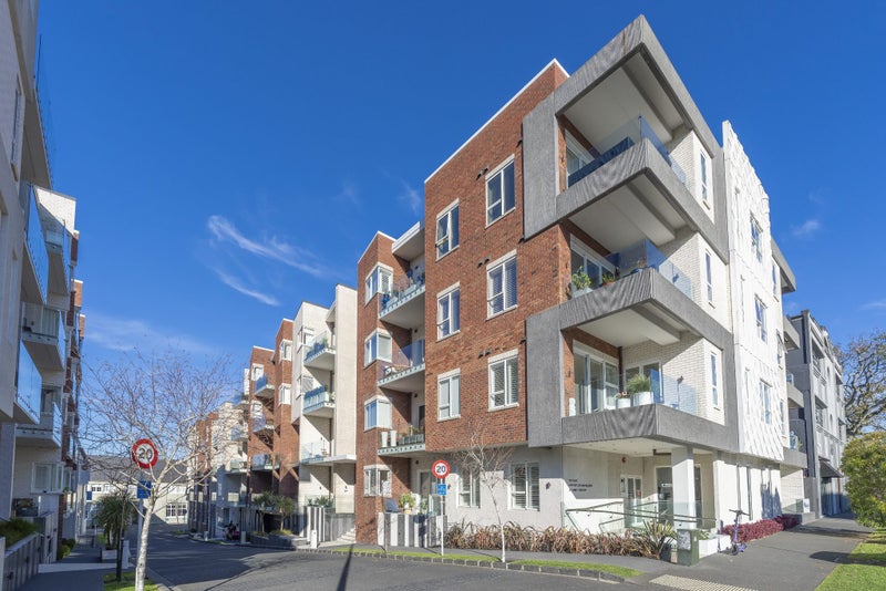 105/64 Surrey Crescent, Grey Lynn, Auckland - Carousel 1