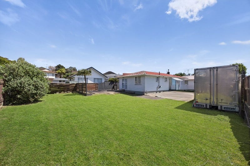 2/47 Larne Avenue, Pakuranga Heights, Auckland - Carousel 2
