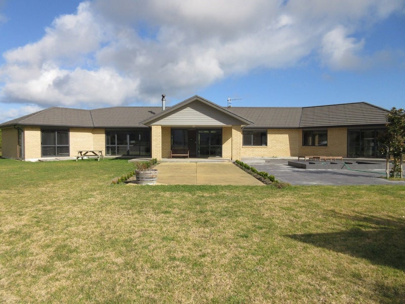 120 King Arthur Drive, Otaihanga, Paraparaumu - Carousel 1