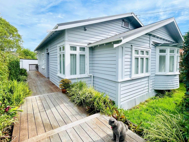32 Cockburn Street, Grey Lynn, Auckland - Carousel 1