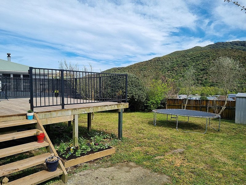104 Coast Road, Wainuiomata, Lower Hutt - Carousel 2