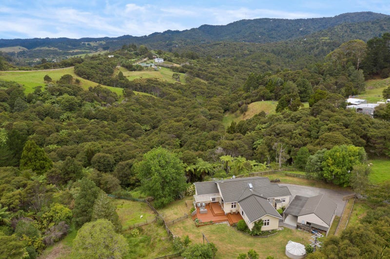 140 Christian Road, Swanson, Auckland - Carousel 1