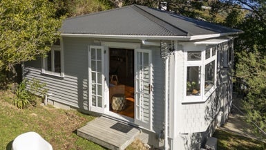 131 Wadestown Road, Wadestown, Wellington - Carousel 1