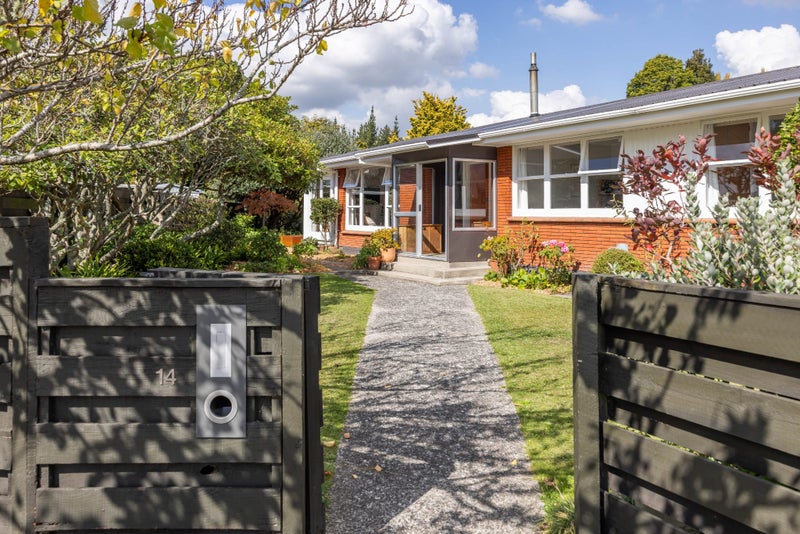 14 Carlson Crescent, Silverdale, Hamilton - Carousel 2