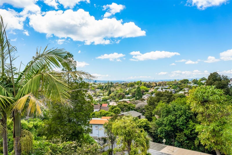 327C Glenfield Road, Glenfield, Auckland - Carousel 2