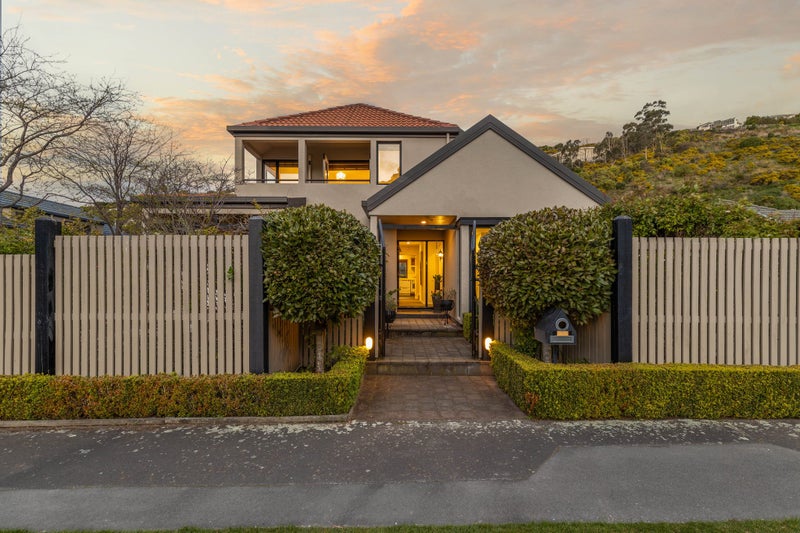 1/11 Basil Place, Mount Pleasant, Christchurch - Carousel 1