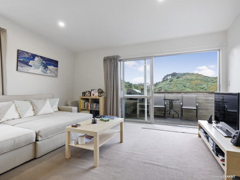 34 Cave Road, Houghton Bay, Wellington - Carousel 1