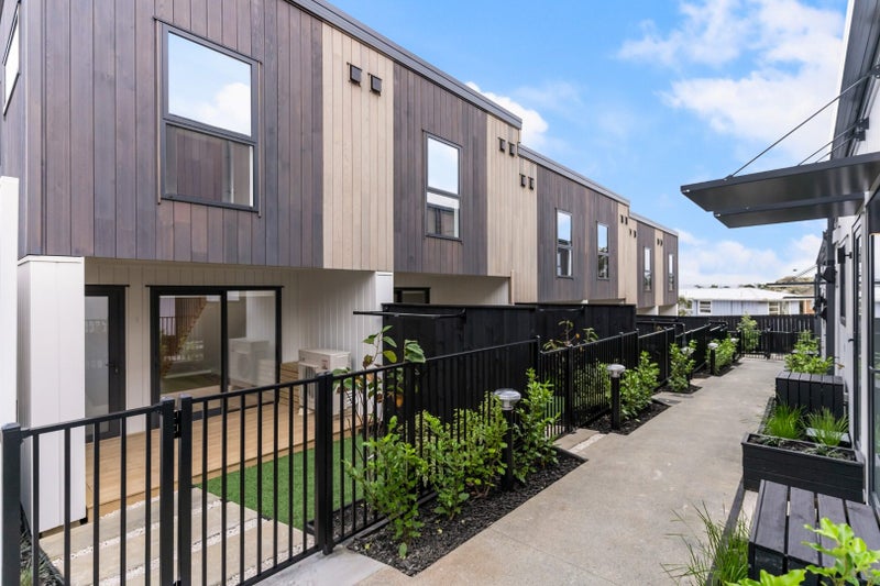 10/506 Glenfield Road, Bayview, Auckland - Carousel 14