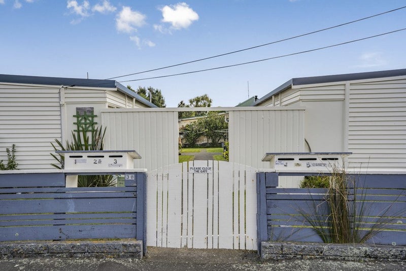 38 Adelaide Street, Petone, Lower Hutt - Carousel 2