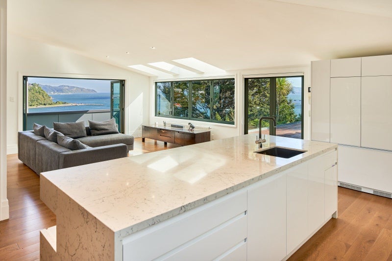 21 Dillon Street, Lowry Bay, Lower Hutt - Carousel 1