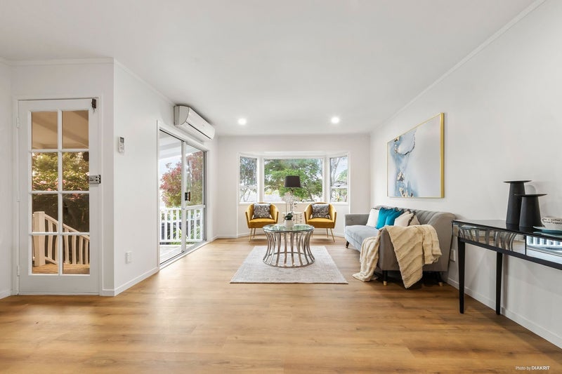 1 Pahi Place, West Harbour, Auckland - Carousel 2