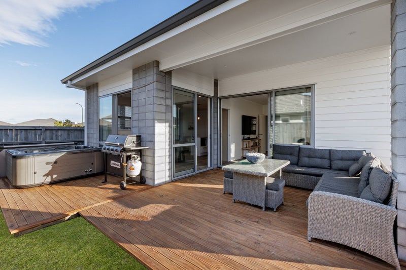18 Oka Street, Papamoa Beach, Papamoa - Carousel 2