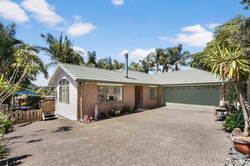 18 Lasque Place, Glen Eden, Auckland - Carousel 2