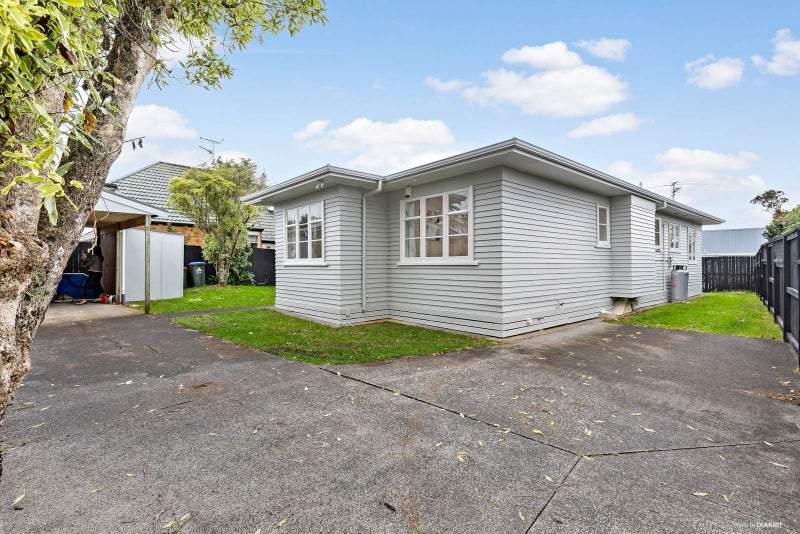 6/17 Arundel Street, Hillsborough, Auckland - Carousel 2