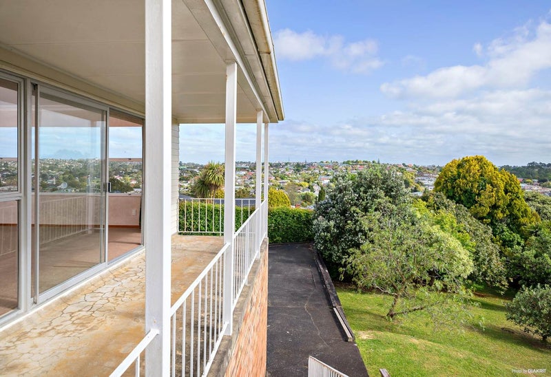 14 Trevola Street, New Windsor, Auckland - Carousel 2