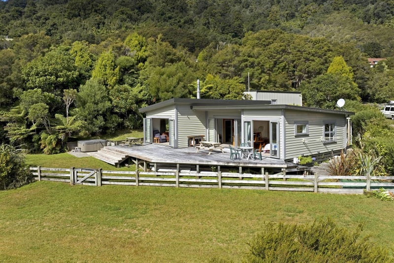 201 Duncans Bay Road, DUNCAN BAY - Carousel 1