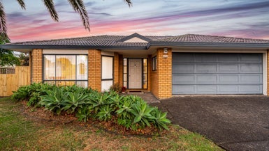 2 Gunner Drive, Te Atatu Peninsula, Auckland - Carousel 1