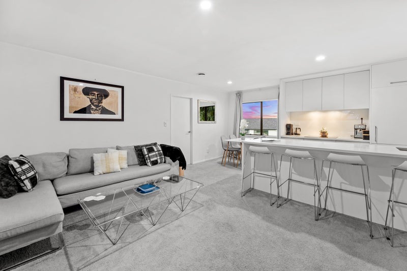 2/2 Crosby Road, West Harbour, Auckland - Carousel 2