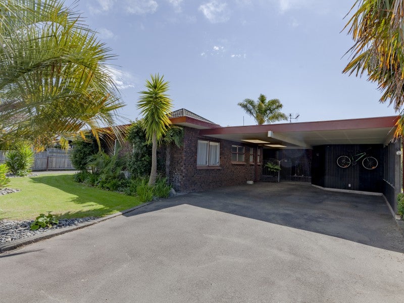12 Ngarimu Crescent, Taradale, Napier - Carousel 1