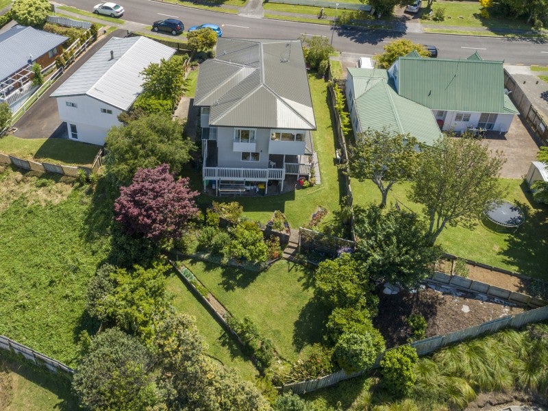 6 Tom Muir Drive, Gate Pa, Tauranga - Carousel 1