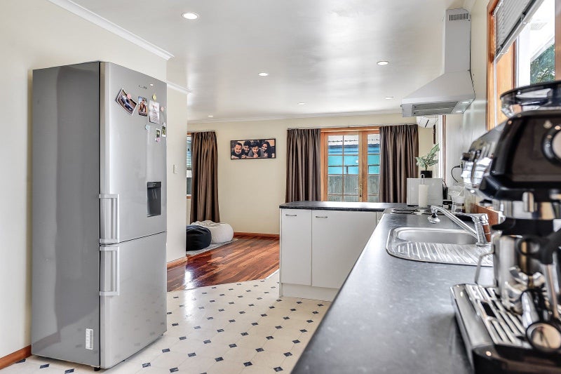 3A Livingstone Avenue, Nawton, Hamilton - Carousel 2