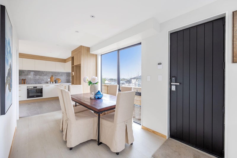 172C Barrack Road, Mount Wellington, Auckland - Carousel 1