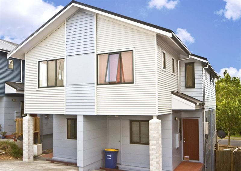 10/10 John Jennings Drive, Oteha, Auckland - Carousel 1