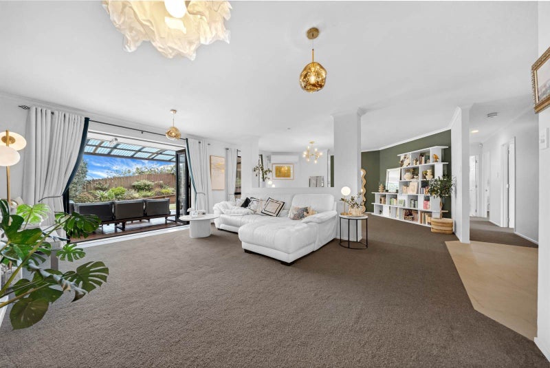 24 St Clair Place, Browns Bay, Auckland - Carousel 2