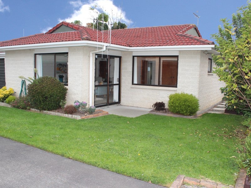 5 Olympic Court, Palmerston North, Palmerston North - Carousel 1