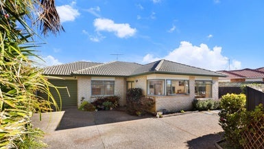 2 Dan Tori Place, Orewa, Orewa - Carousel 1
