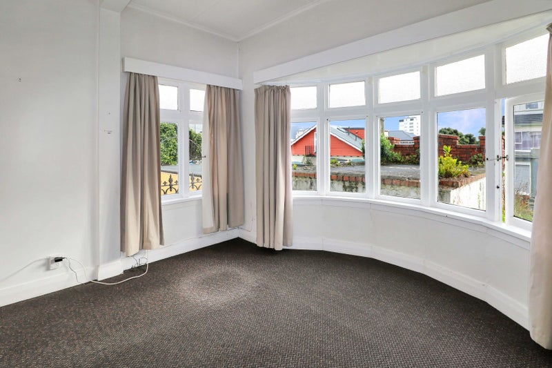 8 Levy Street, Mount Victoria, Wellington - Carousel 2
