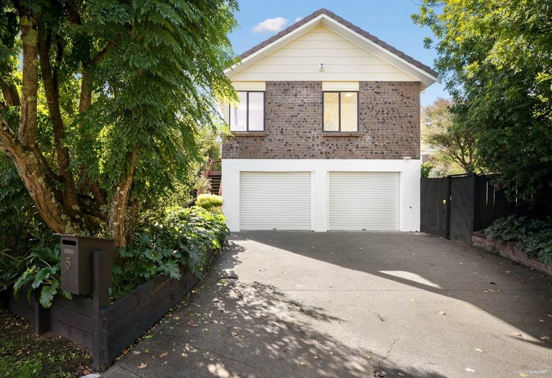 5 Orinda Close, Botany Downs, Auckland - Carousel 2