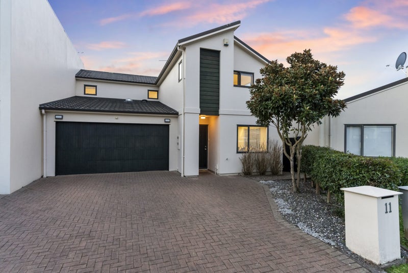 11 Bunker Rise, Golflands, Auckland - Carousel 1