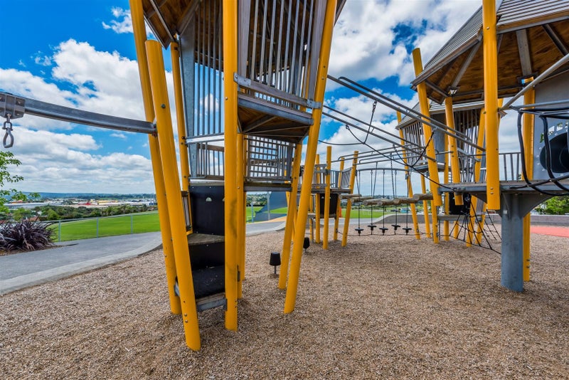 32/36 Westgate Drive, Westgate, Auckland - Carousel 23