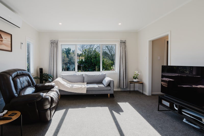 120 Clarkin Road, Fairfield, Hamilton - Carousel 2