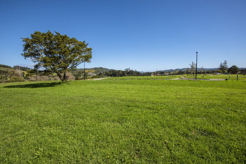4 Frangipani Close, Glenbervie, Whangārei - Carousel 1