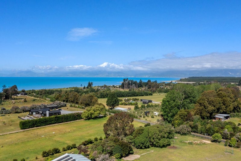 11 Warren Place, Frankleigh Park, New Plymouth - Carousel 26