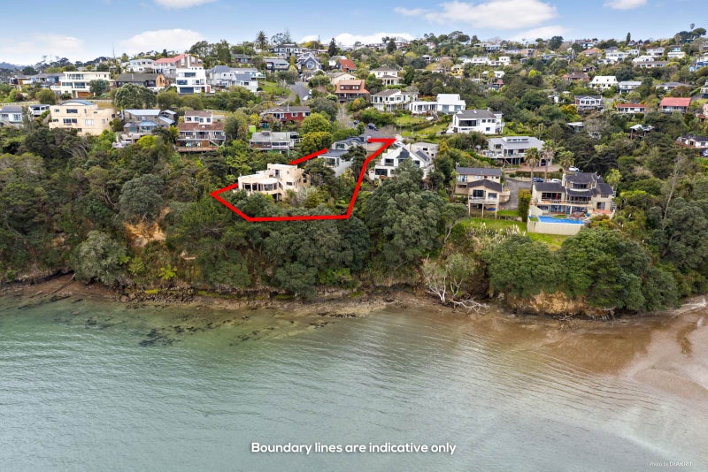 1/5 Seahorse Place, Beach Haven, Auckland - Carousel 1