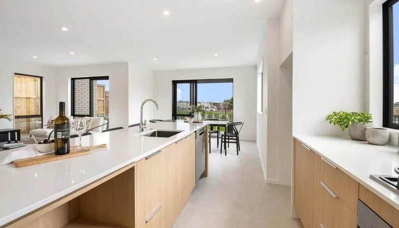 10 Otereti Street, Flat Bush, Auckland - Carousel 2