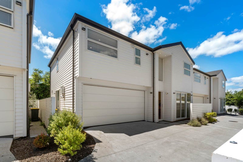 52B Boakes Road, Mount Wellington, Auckland - Carousel 1