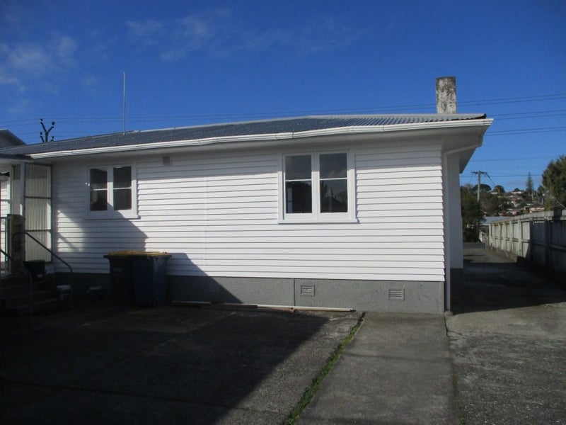 57 Glendale Road, Glen Eden, Auckland - Carousel 2