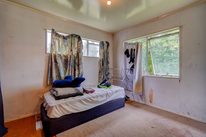 1 Crescent Court, Melville, Hamilton - Carousel 2