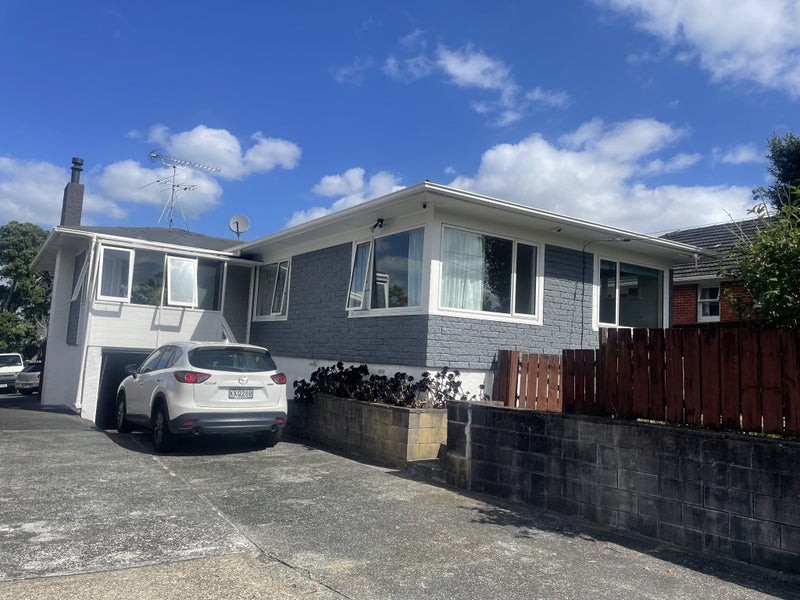 1/213 Sunnynook Road, Wairau Valley, Auckland - Carousel 1