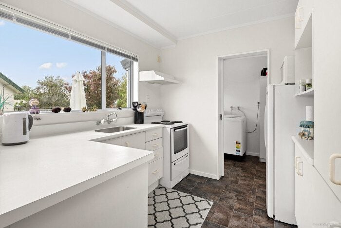 16 Rosehill Place, Nawton, Hamilton - Carousel 2