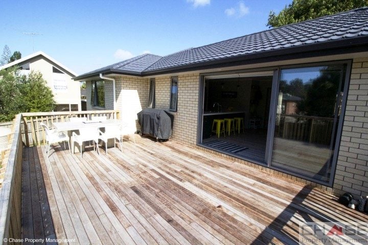 16A Holiday Road, Stanmore Bay, Whangaparaoa - Carousel 2
